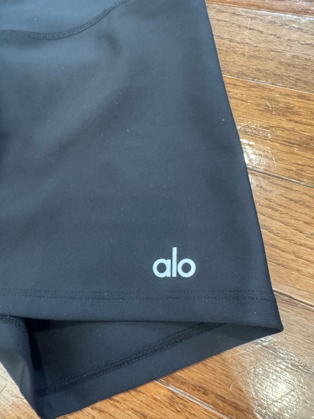 NEW Alo Black Women's Shorts - Picture 2 of 6